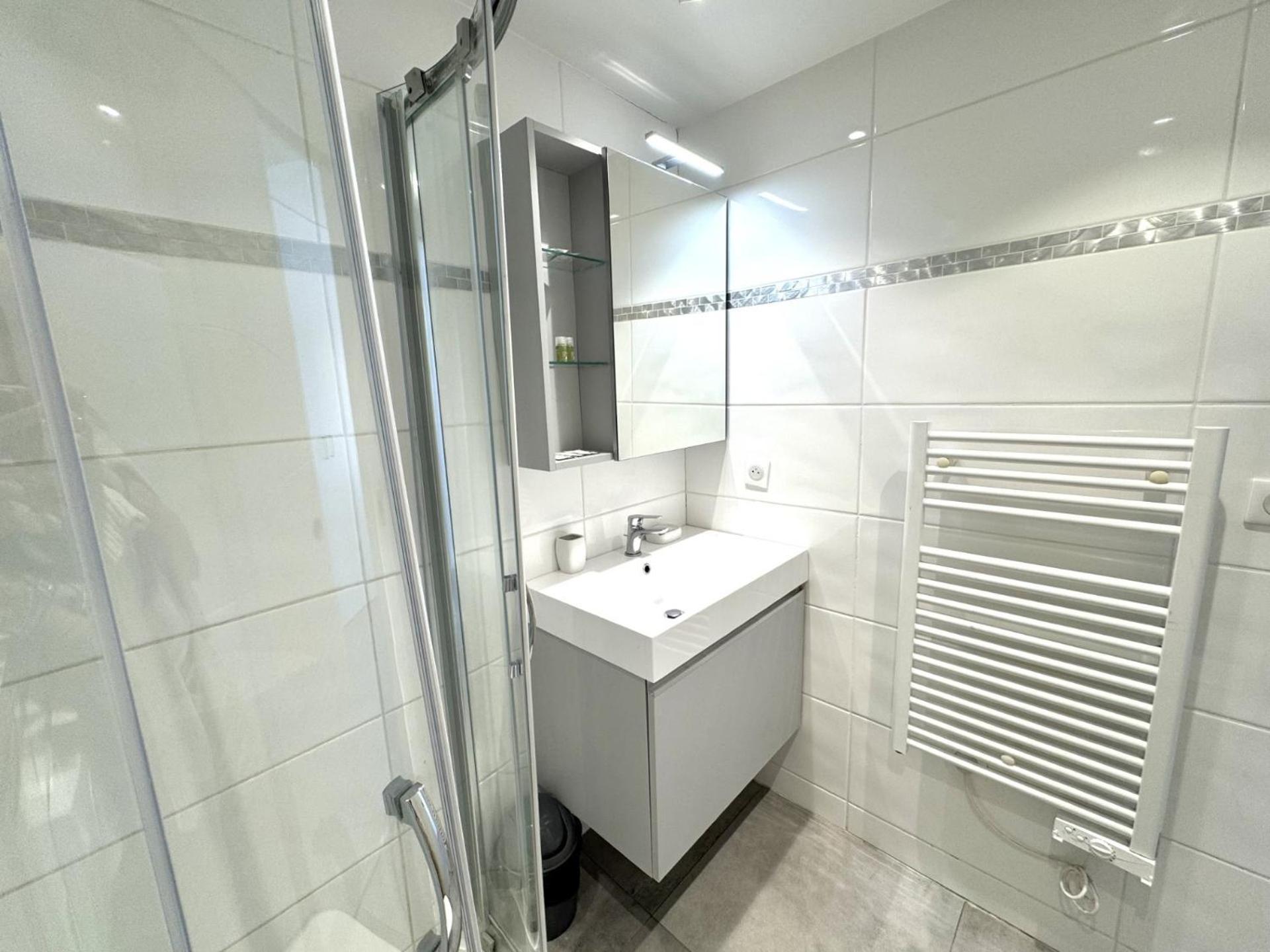 Aparthotel Riviera Nice: Old Town Studio with Sea View Exterior photo