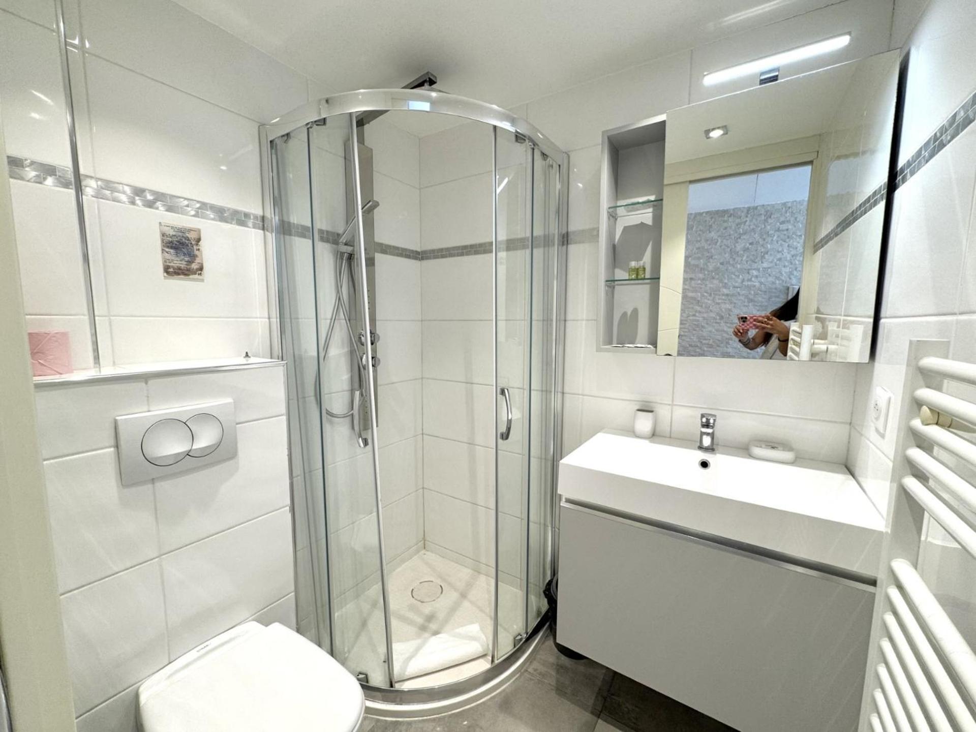 Aparthotel Riviera Nice: Old Town Studio with Sea View Exterior photo