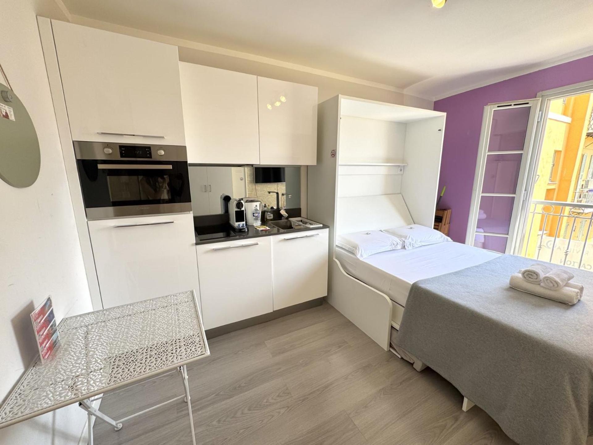 Aparthotel Riviera Nice: Old Town Studio with Sea View Exterior photo